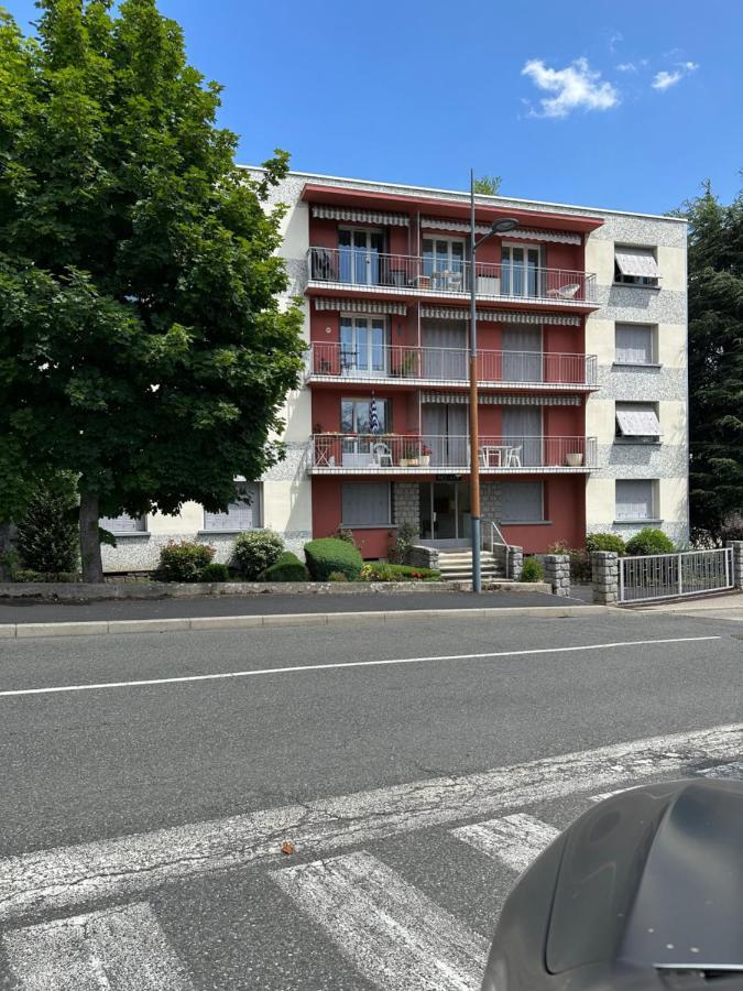 Minois Lägenhet Saint-Genet-Lerpt Exteriör bild